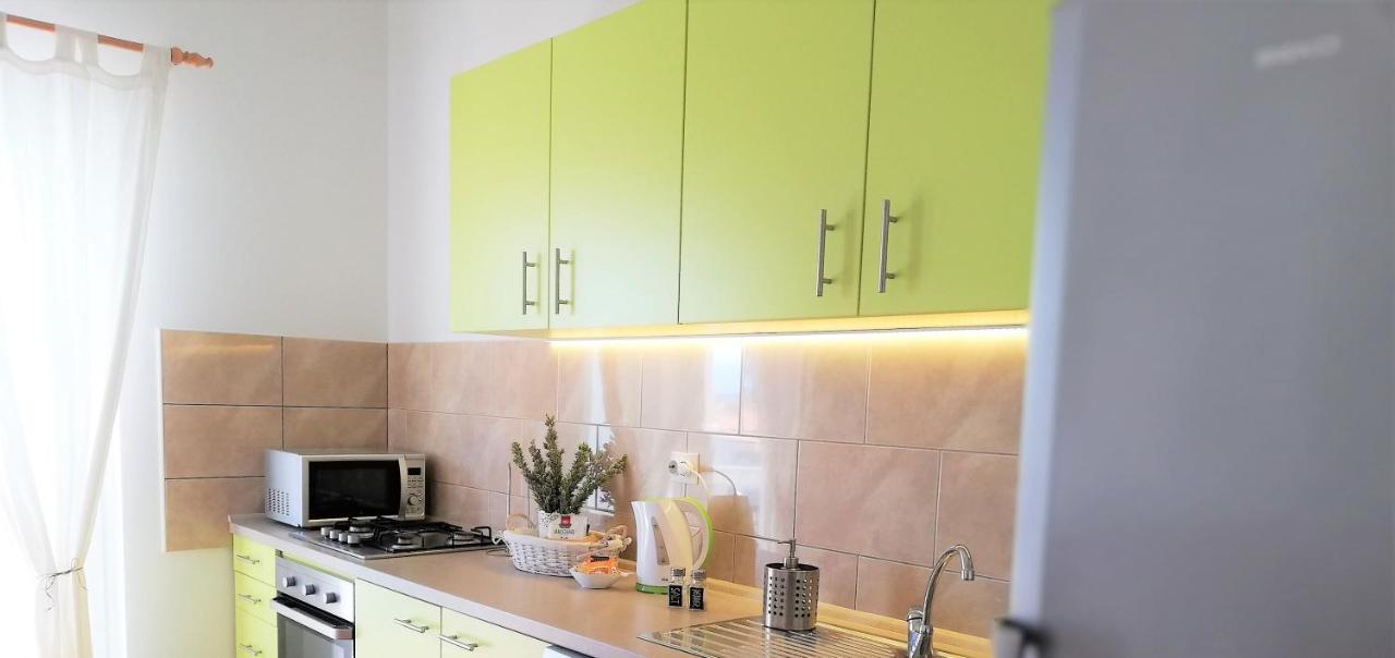 Apartment Anzotika Nin Εξωτερικό φωτογραφία