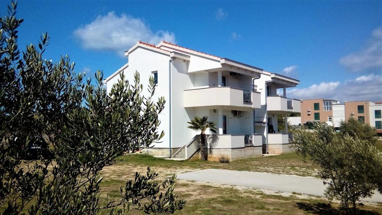 Apartment Anzotika Nin Εξωτερικό φωτογραφία