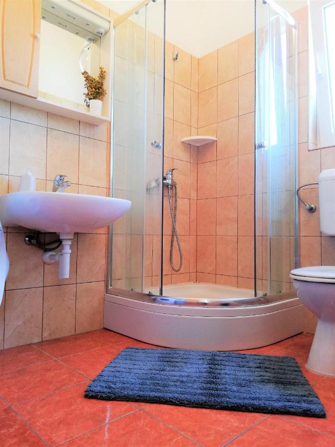 Apartment Anzotika Nin Εξωτερικό φωτογραφία