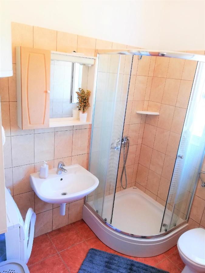 Apartment Anzotika Nin Εξωτερικό φωτογραφία